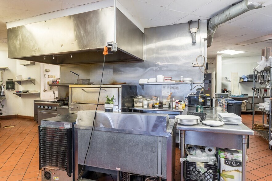 More Photos Of 858 W Lancaster Blvd, Lancaster Restaurant For Sale