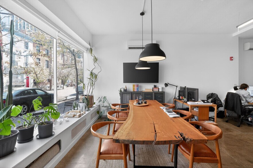 More Photos Of 2116 Locust St, Philadelphia Office For Lease