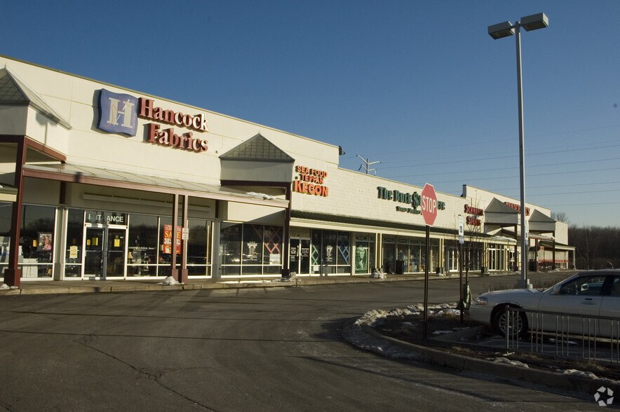 More Photos Of 455-577 Waukegan Rd, Northbrook Unknown For Lease