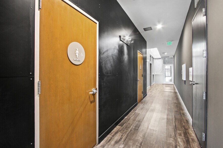 More Photos Of 2332 Cotner Ave, Los Angeles Loft Creative Space For Lease