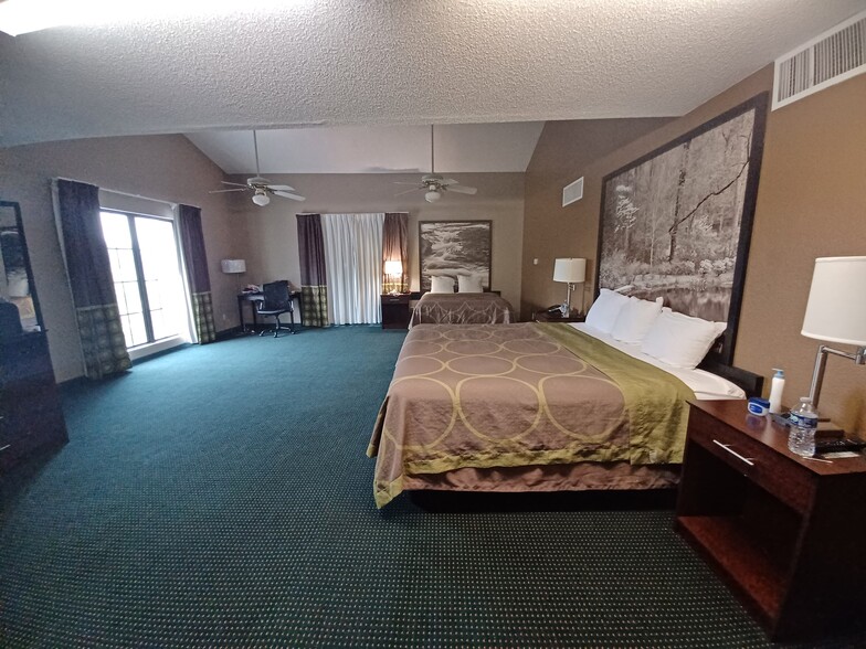 More Photos Of 7377 Six Flags Dr, Austell Hotel For Sale