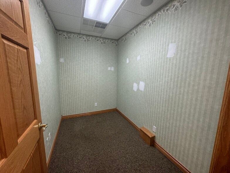 More Photos Of 7055 Tower Rd, Battle Creek Office For Sale