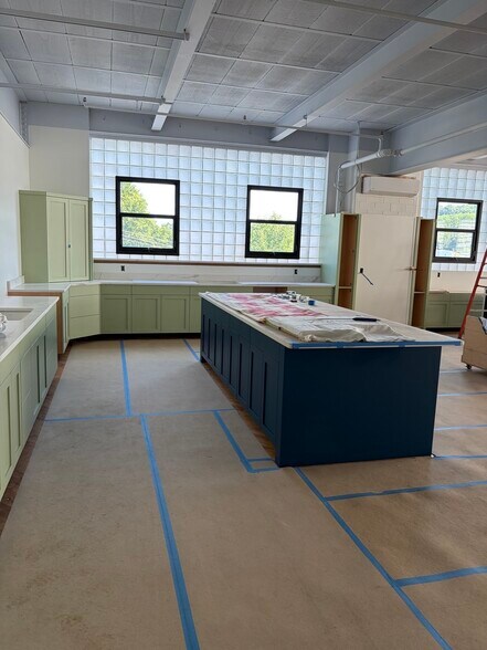 More Photos Of 2 W Wyomissing Ave, Mohnton Manufacturing For Sale