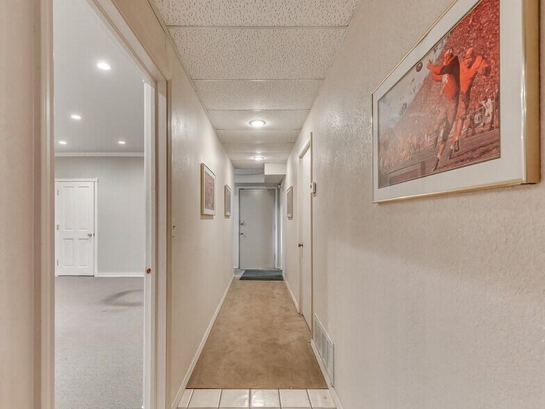 More Photos Of 1420 Linwood Blvd, Oklahoma City Office For Sale