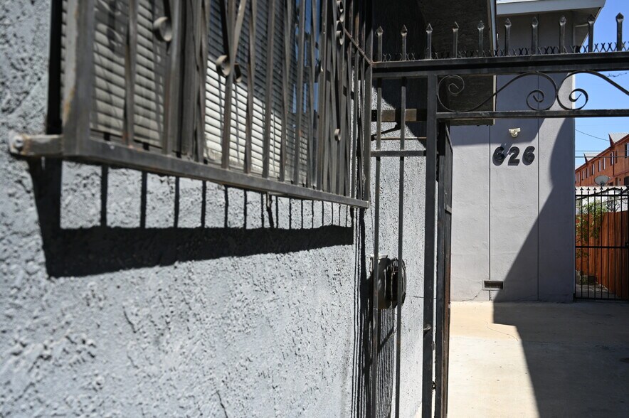 More Photos Of 626 N Breed St, Los Angeles Apartments For Sale