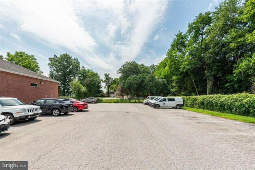 More Photos Of 19250 York rd, Parkton Flex For Sale
