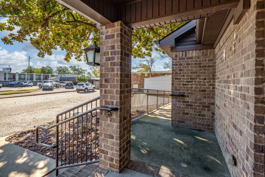 More Photos Of 515 Hargrove Rd E, Tuscaloosa Office Residential For Lease