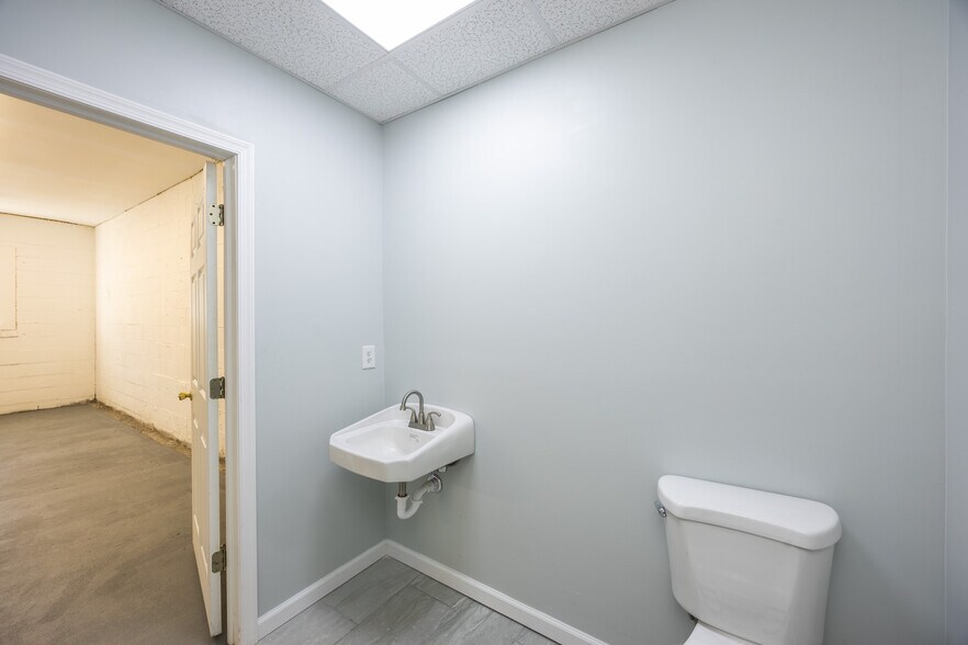 More Photos Of 320 Tilton Rd, Northfield Warehouse For Sale