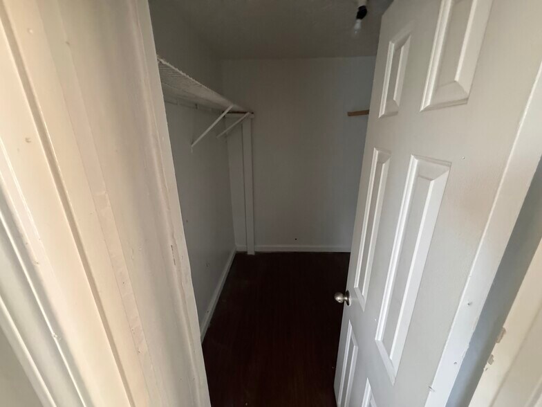 More Photos Of 2048 4th Ave, Cincinnati Multifamily For Sale