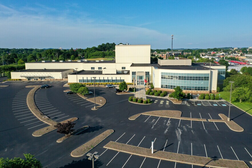 More Photos Of 2332 News Sentinel Dr, Knoxville Medical For Lease