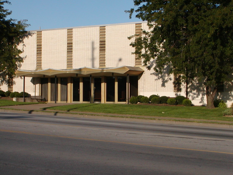 Primary Photo Of 155 S 18th St, Kansas City Office For Lease