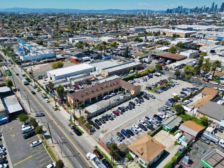More Photos Of 1833 E Vernon Ave, Los Angeles General Retail For Sale