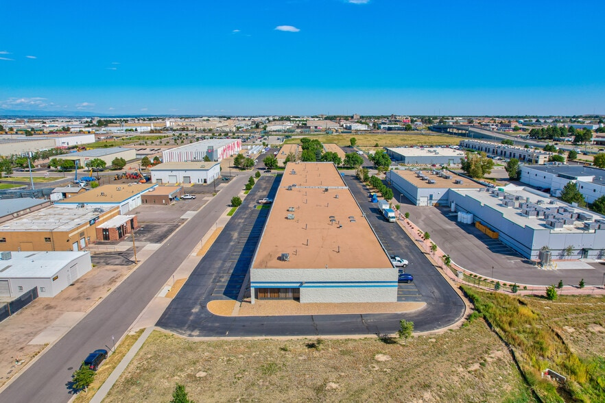 More Photos Of 3250 Oakland St, Aurora Warehouse For Lease