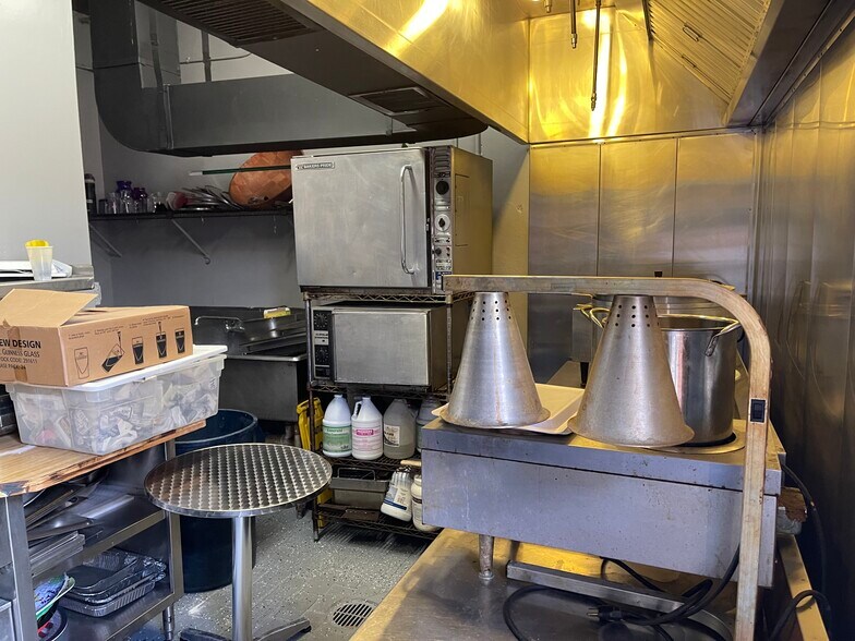 More Photos Of 5701 Johnson St, Hollywood Bar For Sale