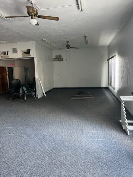 More Photos Of 300-330 S Yonge St, Ormond Beach Industrial For Sale