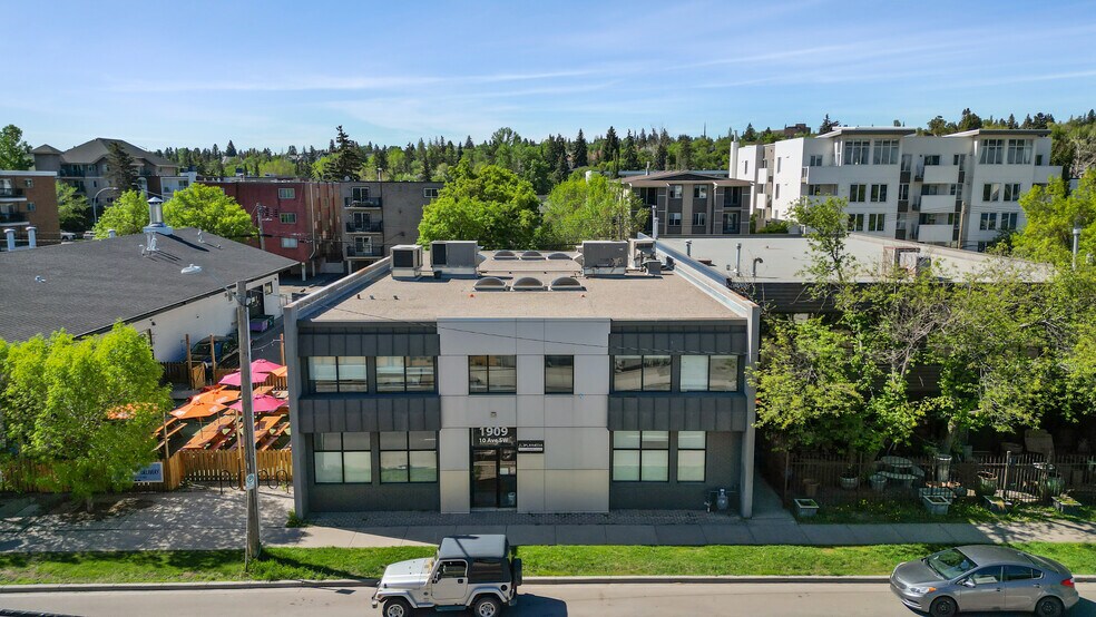 More Photos Of 1909 10th Ave SW, Calgary Office For Sale