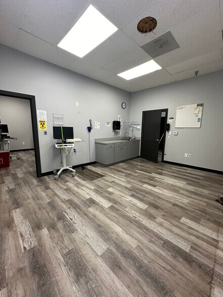 More Photos Of 1027-1047 E Amar Rd, West Covina General Retail For Lease