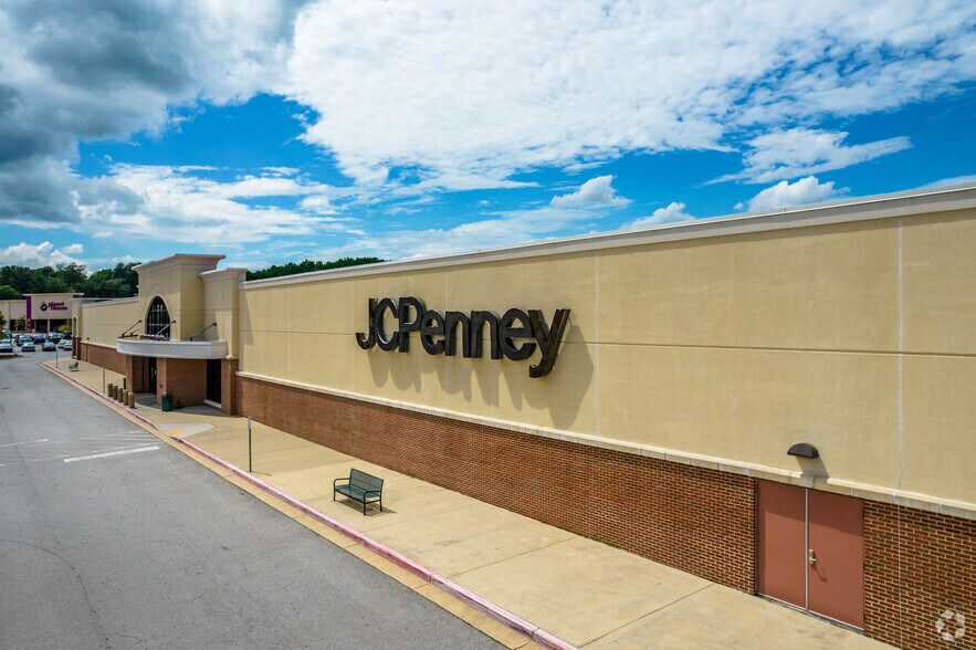 More Photos Of 100-240 Banks Rd, Fayetteville General Retail For Lease