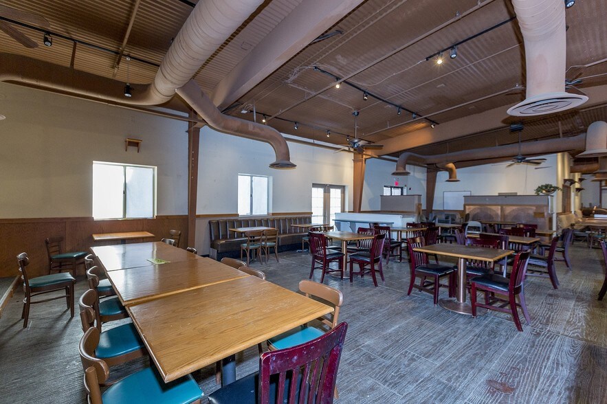 More Photos Of 10456 S Highway 69, Mayer Restaurant For Lease