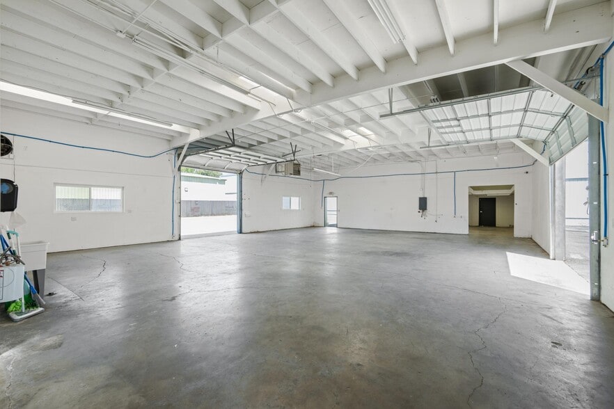 More Photos Of 2475 Bluebell Dr, Santa Rosa Industrial For Lease