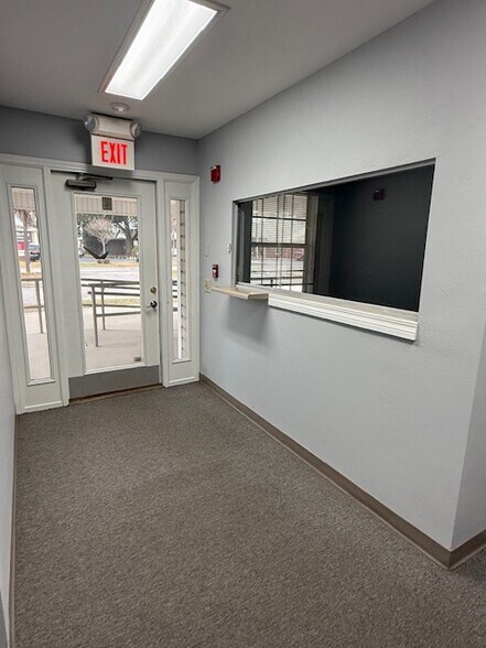 More Photos Of 4828 Davis Hwy, Pensacola Medical For Lease