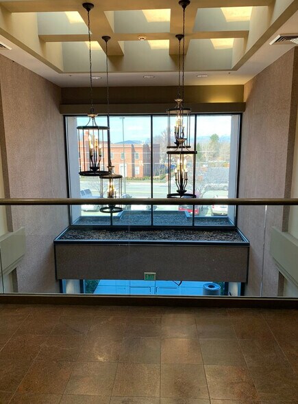 More Photos Of 746 E Winchester St, Murray Office For Sale