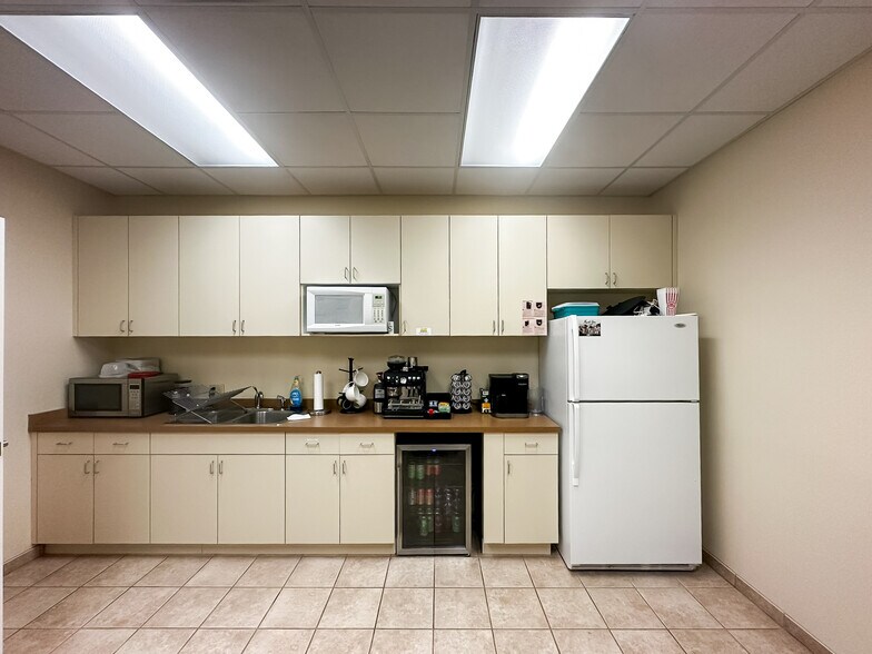 More Photos Of 2117 Harden Blvd, Lakeland Office For Lease