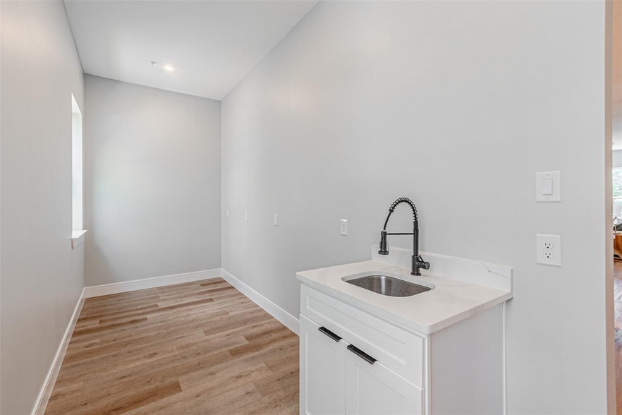 More Photos Of 2376 Longhorn St, Dallas Apartments For Sale