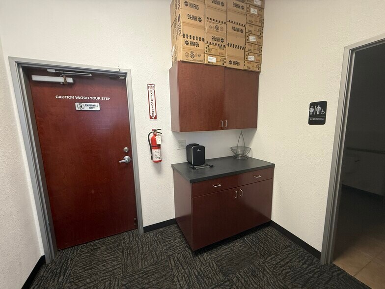 More Photos Of 7900 N 70th Ave, Glendale Warehouse For Sale