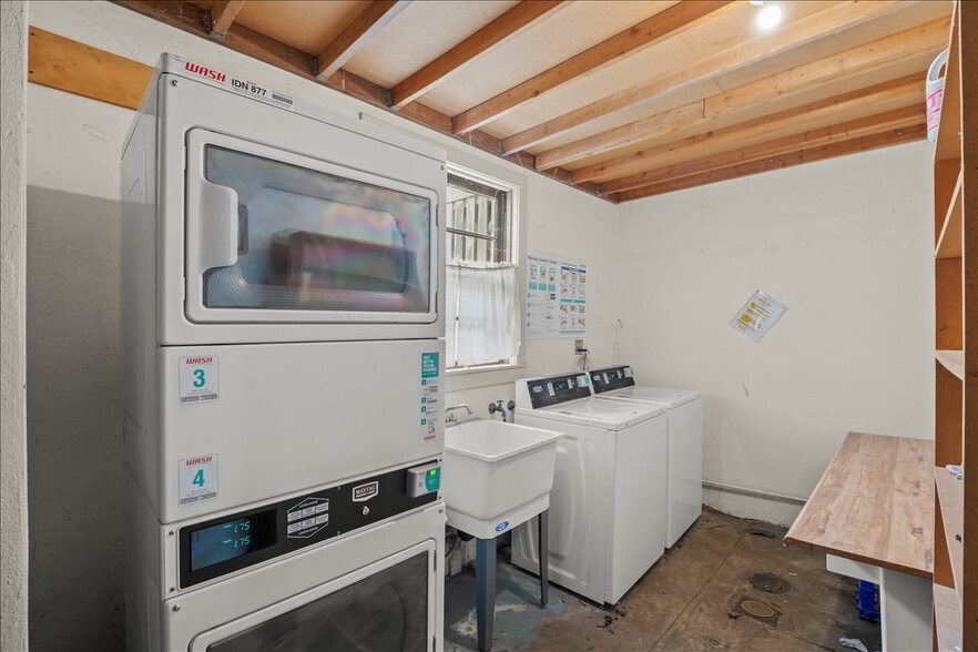 More Photos Of 3719 Emerson St, Oakland Apartments For Sale