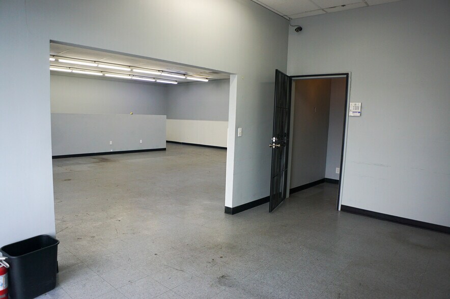 More Photos Of 4803-4809 Melrose Ave, Los Angeles Freestanding For Lease