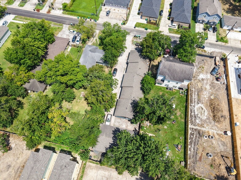 More Photos Of 5022 Mallow St, Houston Apartments For Sale