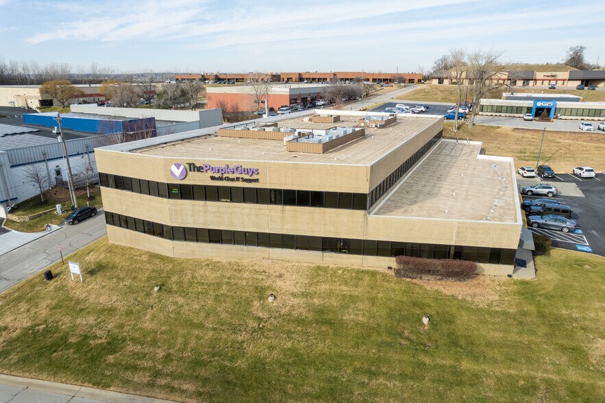 More Photos Of 1155-1220 Adams St, Kansas City Office For Lease
