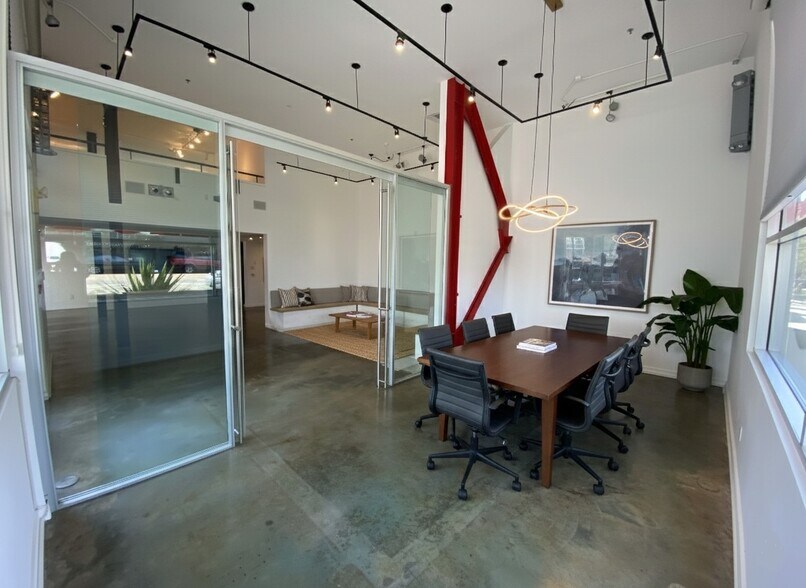More Photos Of 608-610 Main St, Venice Loft Creative Space For Sale