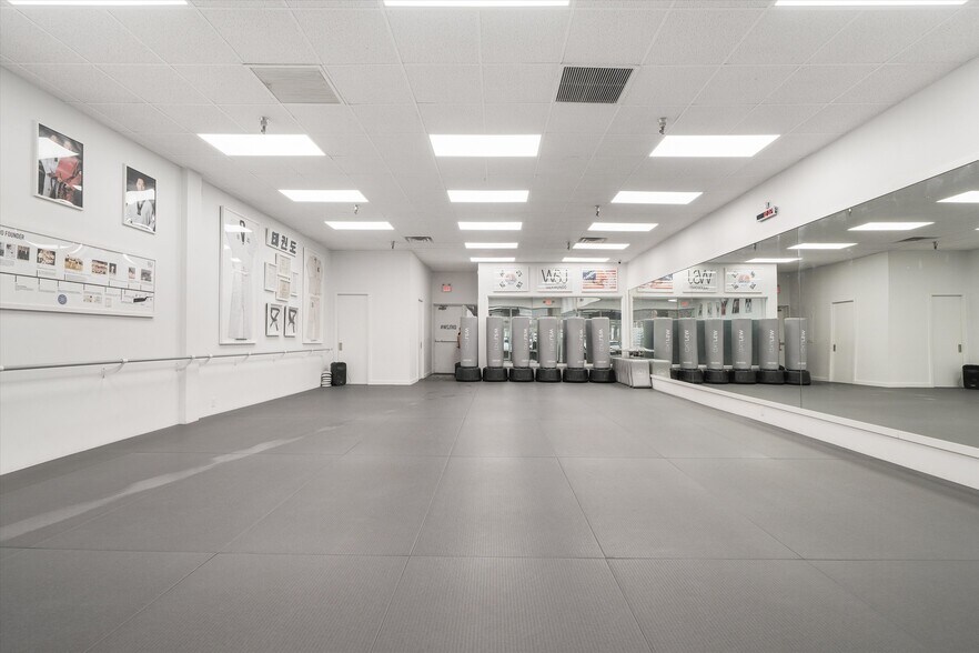 More Photos Of 1853-1877 Commerce St, Yorktown Heights Storefront For Lease