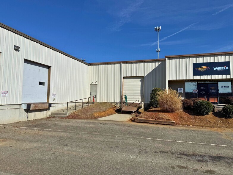 More Photos Of 1071 Boulder Rd, Greensboro Warehouse For Sale