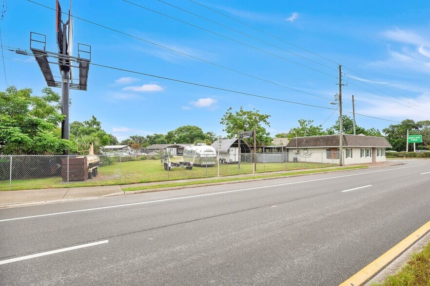 More Photos Of 3101 N Orange Blossom Trl, Zellwood Restaurant For Sale