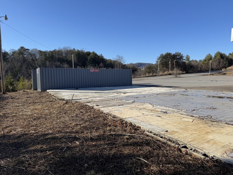 More Photos Of 299 Jf Robinson Ln, Mars Hill Freestanding For Sale