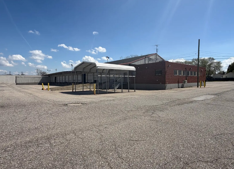 More Photos Of 1400 Federal St, Grand Rapids Truck Terminal For Sale
