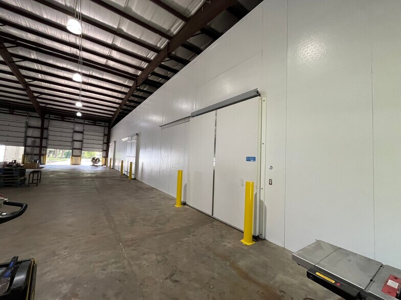 More Photos Of 2400 W Herman St, Pensacola Warehouse For Sale