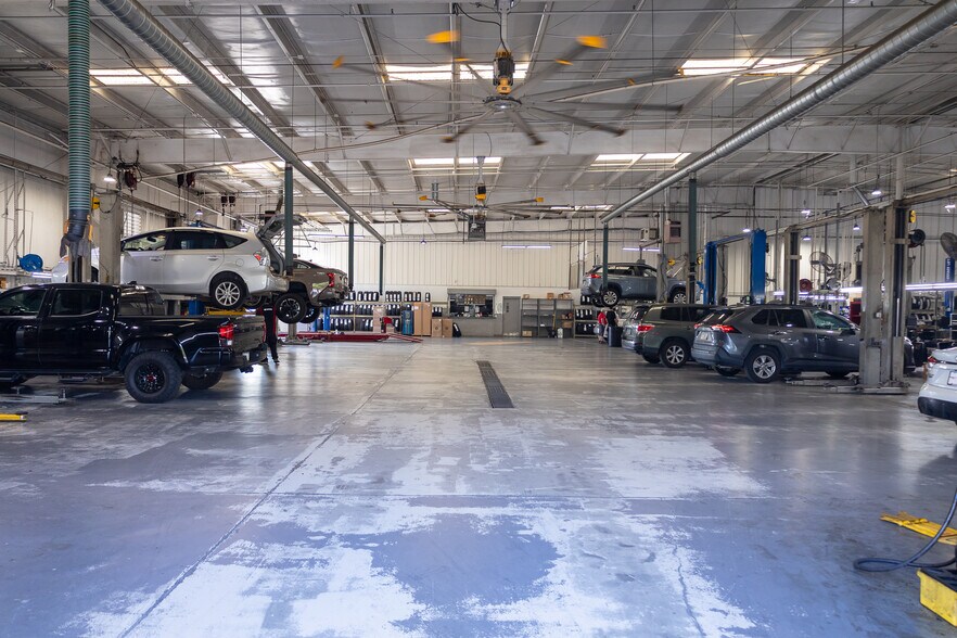 More Photos Of 6865 Jonesboro Rd, Morrow Auto Dealership For Sale