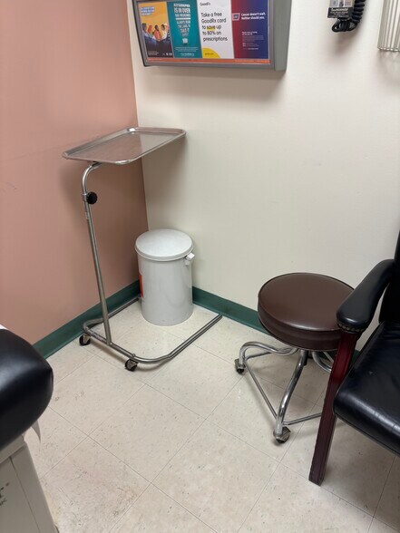 More Photos Of 1996 Centre St, West Roxbury Medical For Lease