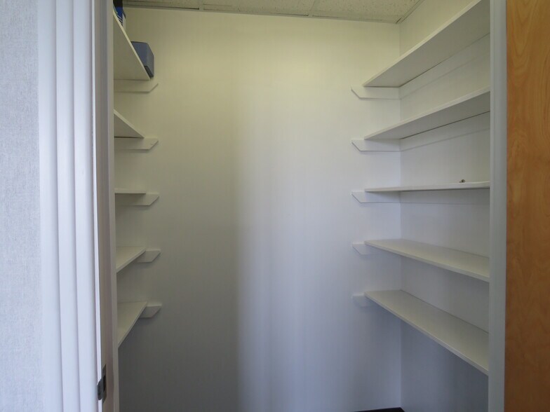 More Photos Of 9506 Hospital Ave, Nassawadox Medical For Sale