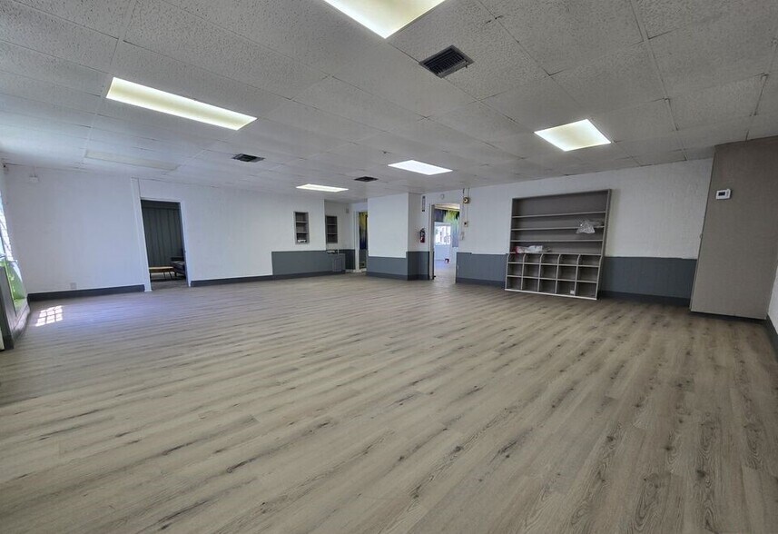 More Photos Of 175-177 S Robertson Blvd, Beverly Hills Storefront For Lease