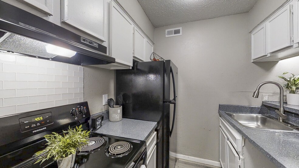 More Photos Of 2850 Clydedale Dr, Dallas Apartments For Sale