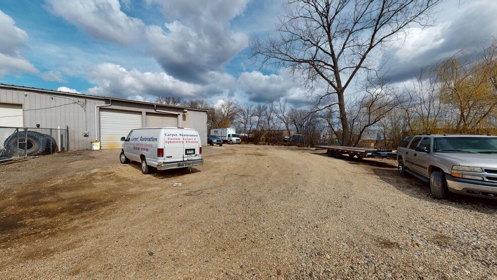 More Photos Of 12515 Pennsylvania Ave, Savage Service For Lease