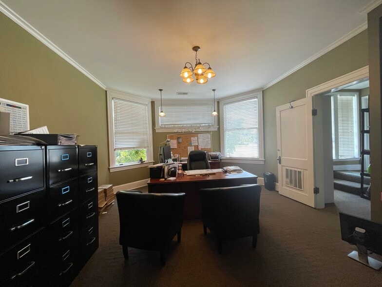 More Photos Of 2300 10th Ct, Birmingham Office Residential For Sale