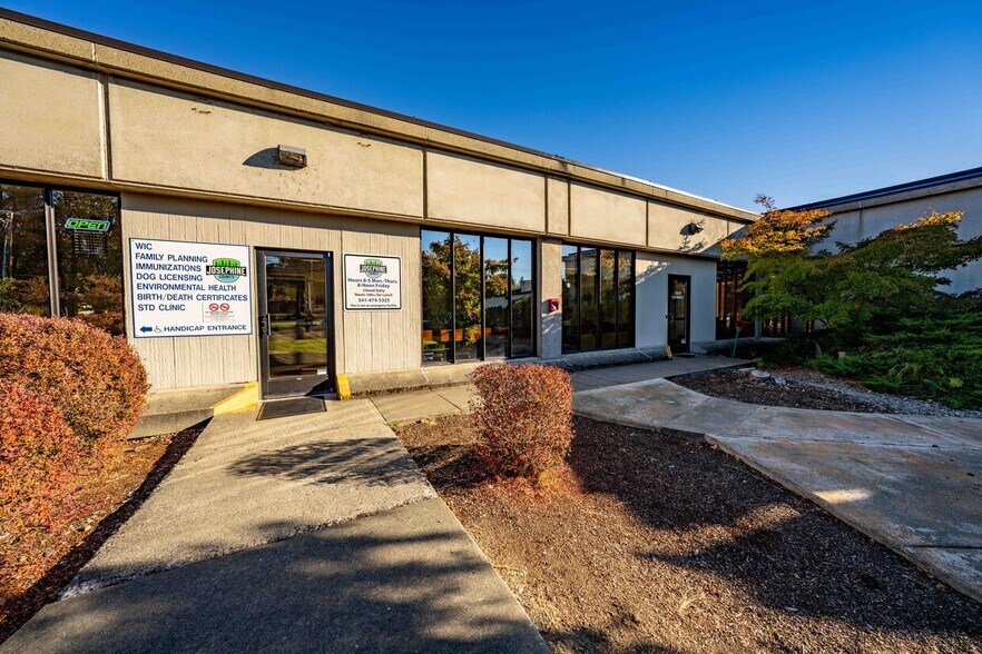 More Photos Of , Grants Pass Unknown For Sale