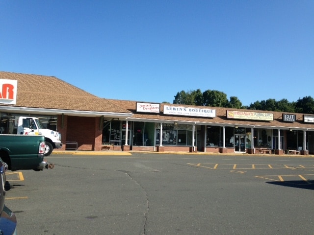 More Photos Of 585 Hazard Ave, Enfield Freestanding For Lease