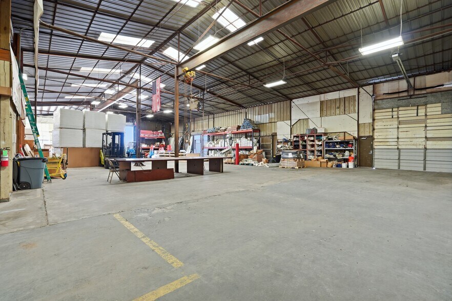 More Photos Of 14220 S Meridian Ave, Oklahoma City Warehouse For Sale